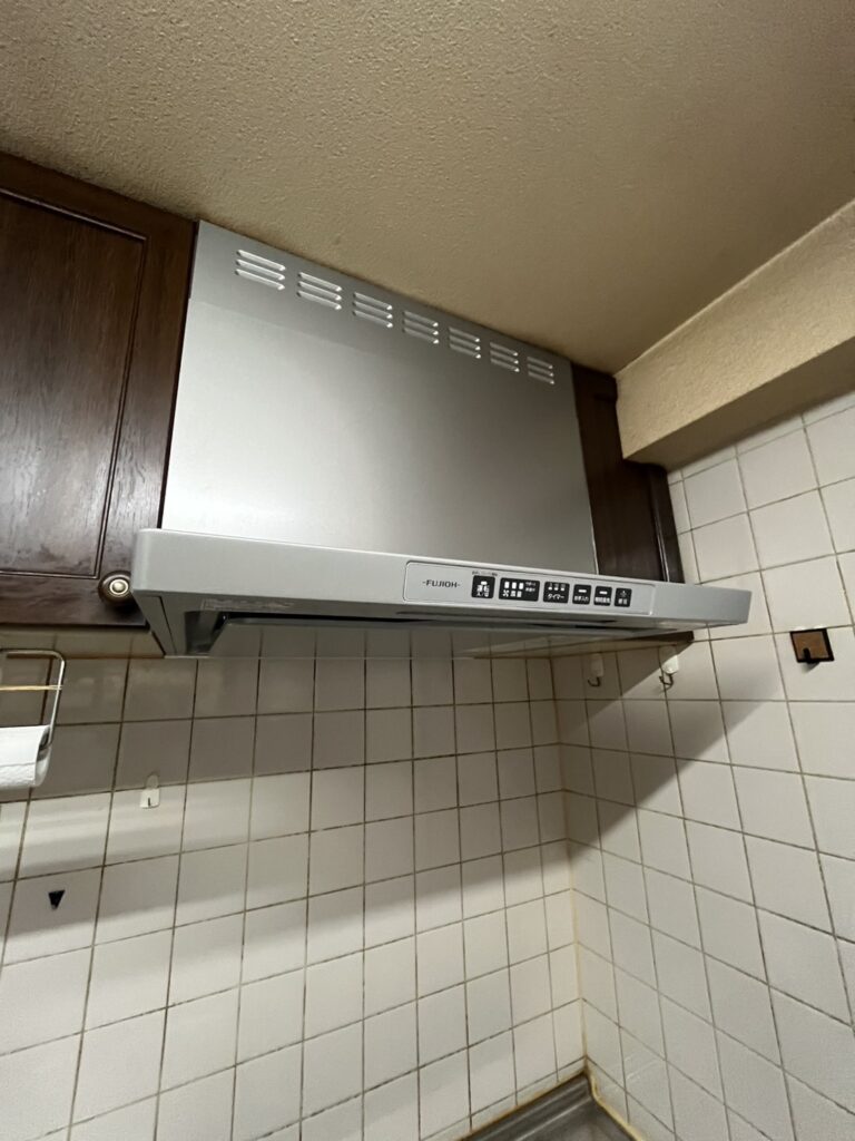 横須賀市　レンジフード取替えリフォーム事例 【お掃除が大変なレンジフードを解決！】