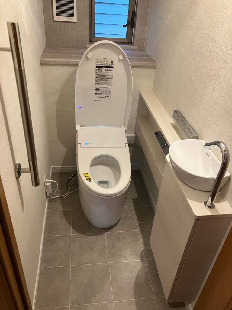 横浜市 トイレリフォーム事例 【トイレの手洗いが不便を解決！】