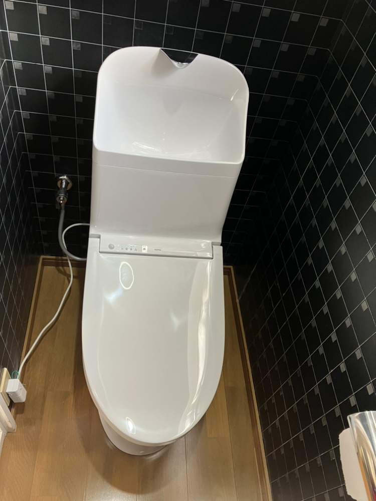 横須賀市　トイレリフォーム事例 【タンクから水漏れしているを解決！】