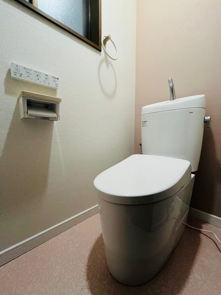 横須賀市　トイレリフォーム事例 【掃除がしにくいを解決！】