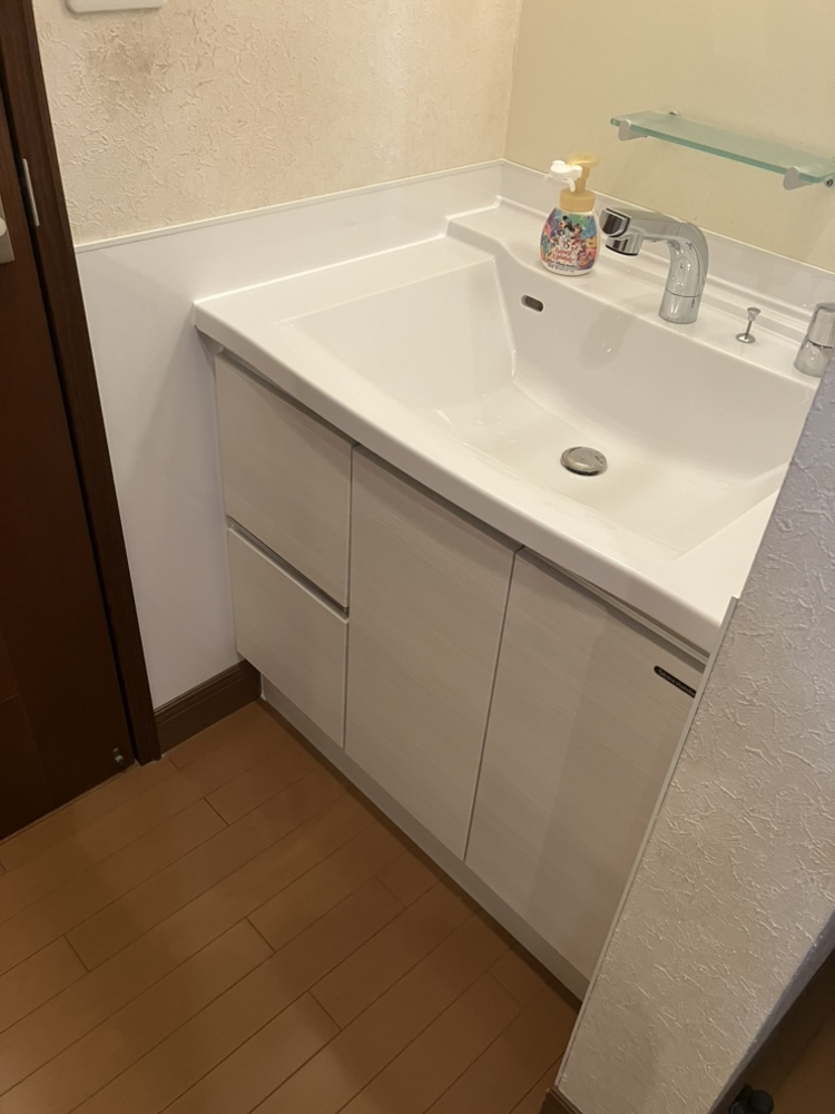 逗子市　洗面台下台の取替リフォーム事例 【洗面台からの排水の臭いが気になるを解決！】