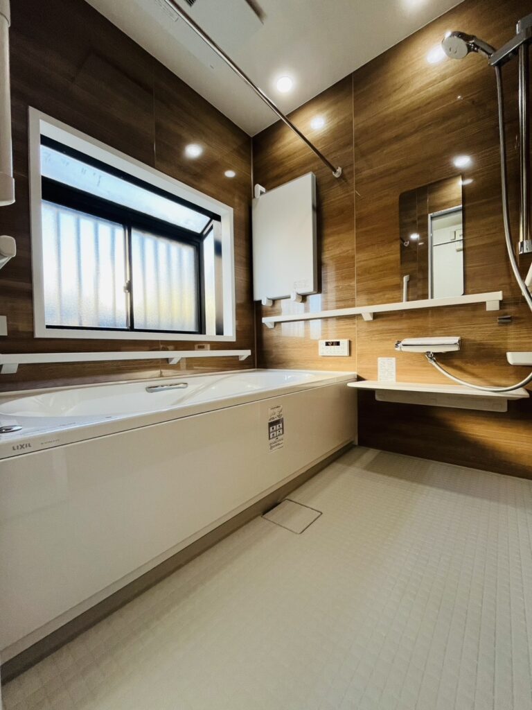 横須賀市　お風呂リフォーム事例 【段差があり、手すりがなく困っているを解決！】