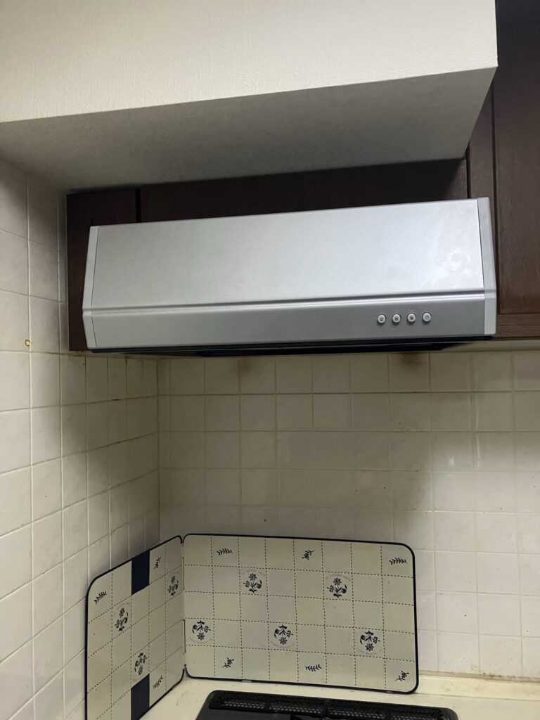 横須賀市　レンジフード取替えリフォーム事例 【掃除がしにくいレンジフードを解決！】