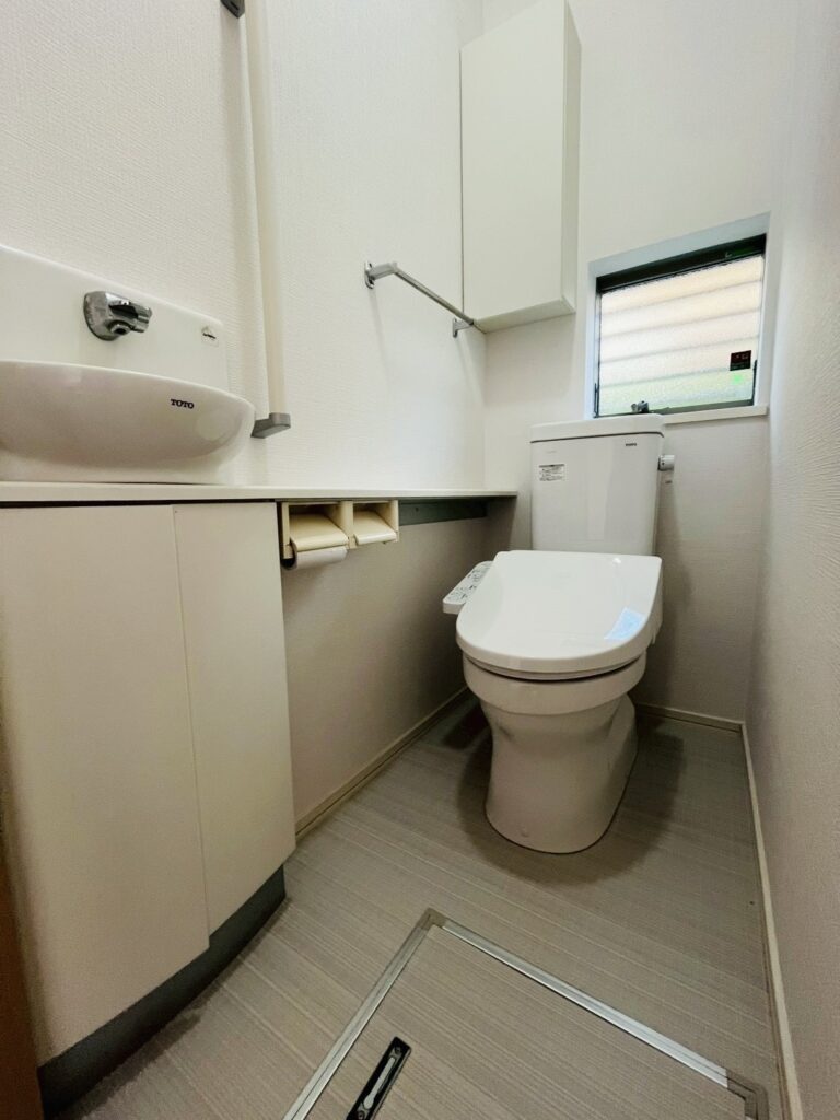 横須賀市　トイレリフォーム事例 【トイレの掃除がしにくいを解決！】