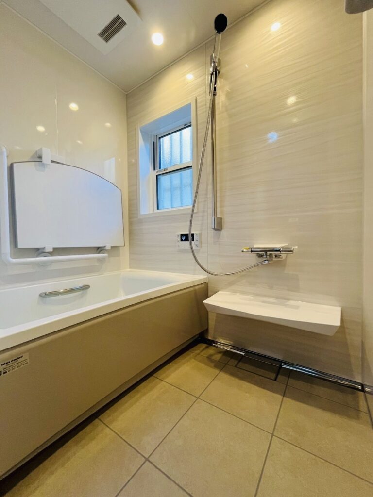 葉山町　お風呂リフォーム事例 【昔ながらのタイルのお風呂が冷たいを解決！】