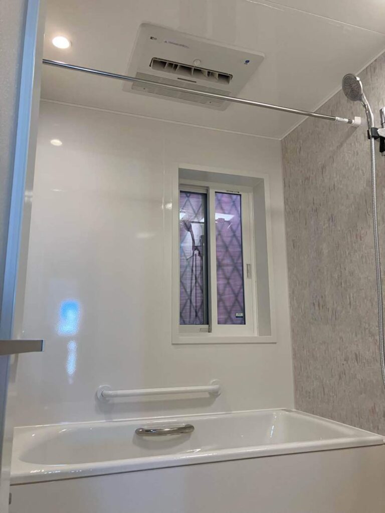 横浜市　お風呂・洗面化粧台リフォーム事例 【経年汚れと洗面の床がフカフカするを解決！】