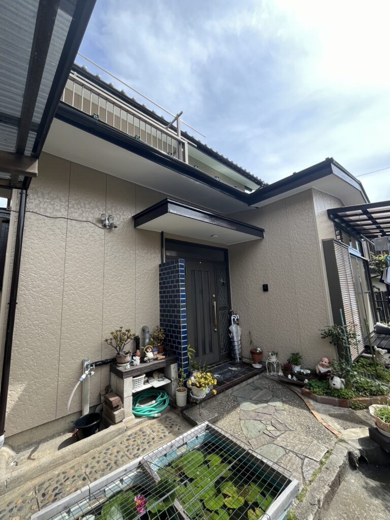 横須賀市　外壁塗装リフォーム事例  【外壁の劣化と木部の劣化が気になるを解決！】