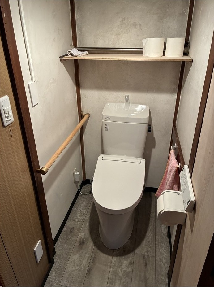 川崎市　トイレリフォーム事例 【２階にトイレがなく階段の上り下りが不便を解決！】