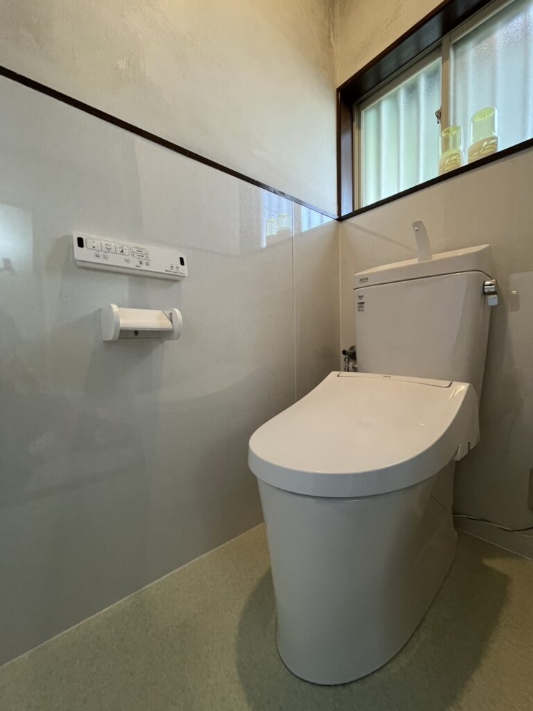 横須賀市　トイレ取替リフォーム事例 【古くて掃除がしにくいトイレを解決！】